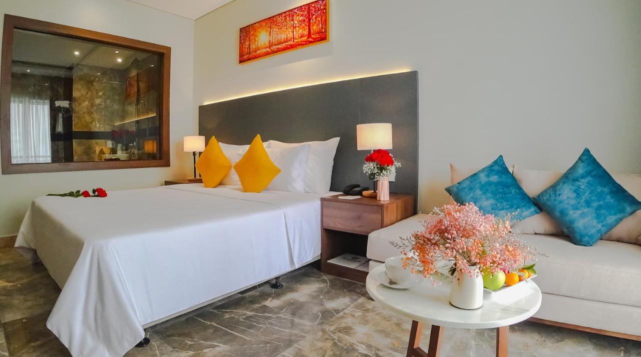 Phu Thang Grand Hotel Duc Hoa Exterior photo